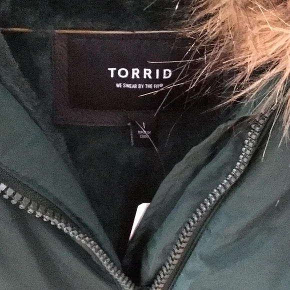 Torrid Green Puffer Jacket with Faux Fur Hood - Picture 2 of 4